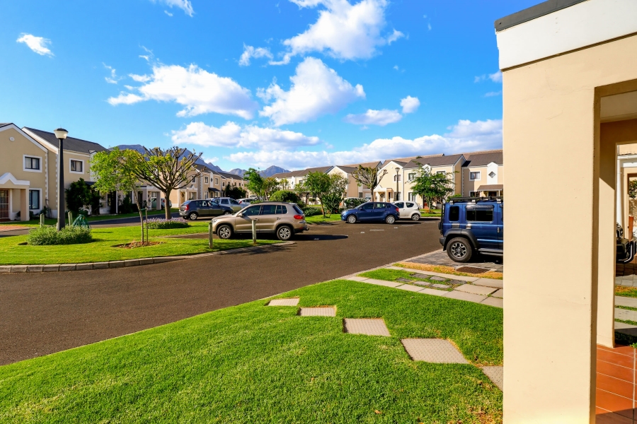 2 Bedroom Property for Sale in Heritage Park Western Cape